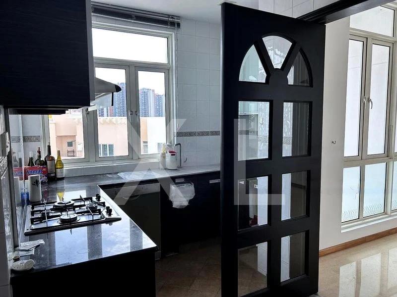4 Bed Condo for Sale in  Holt Residences - Image 5